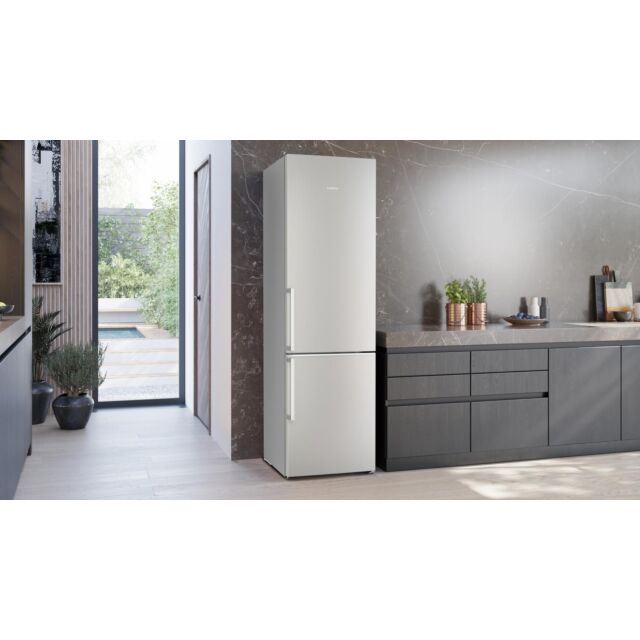 KG39NAIAU, Free-standing fridge-freezer with freezer at bottom