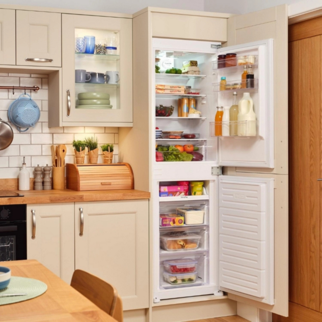Sensis RFCMBI015450EW Built-In Fridge Freezer - Frost Free - 177Cm X 54Cm - 50/50 Door Split